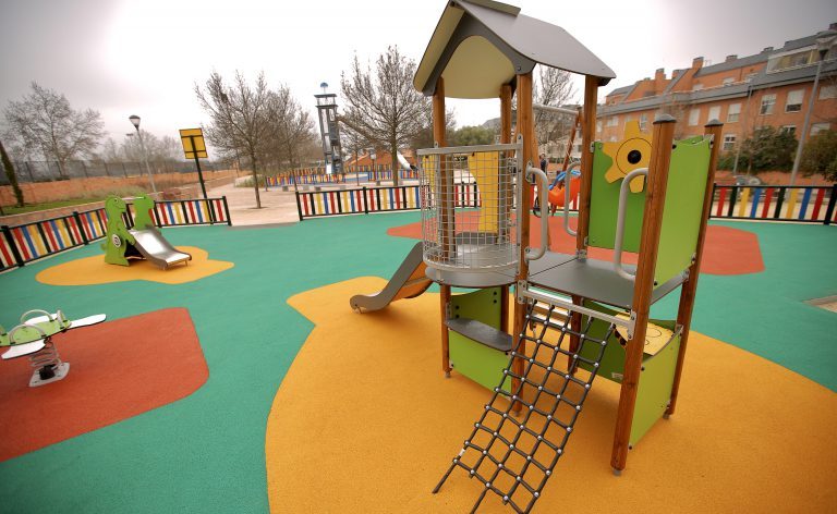 Los niños ya pueden disfrutar de los parques de Las Rozas