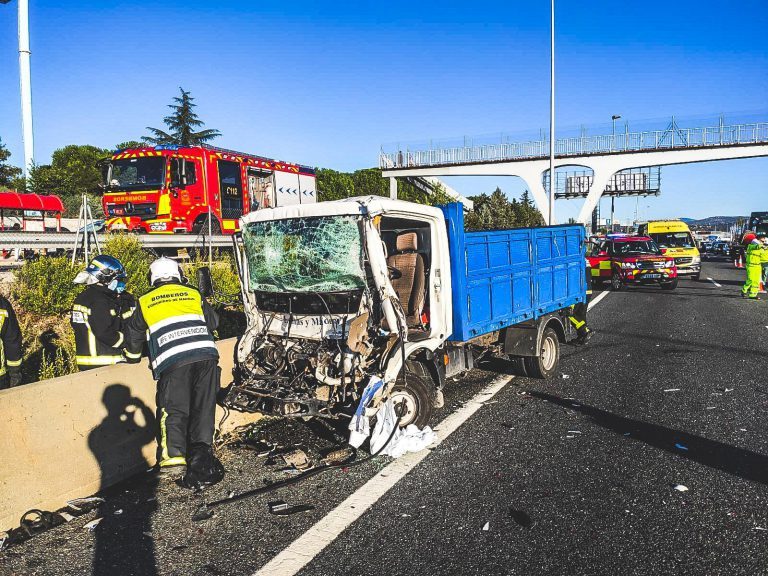accidente entre dos camiones