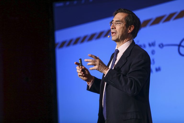 Una conferencia del Dr. Alonso Puig inaugura la agenda cultural del fin de semana