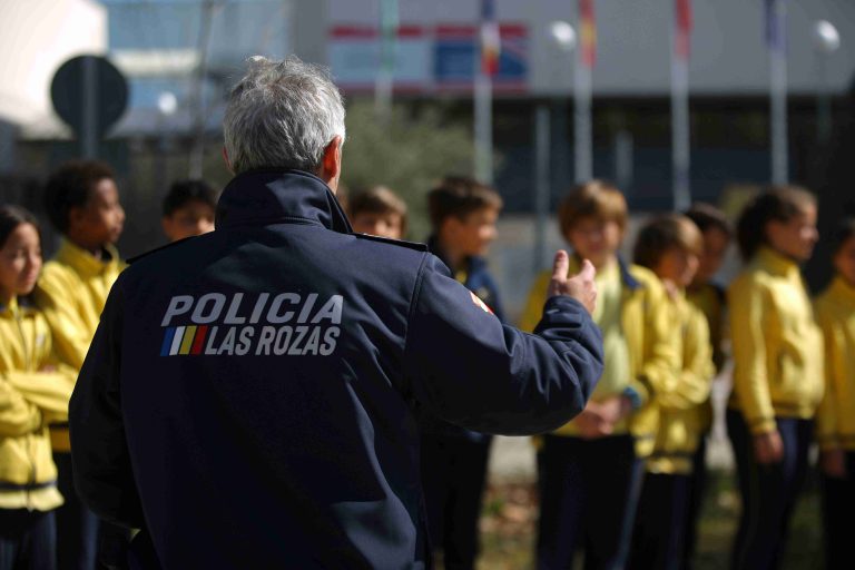 La Policía Local activa un plan para garantizar la seguridad y la convivencia escolar