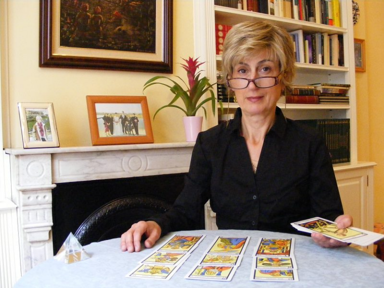 Opiniones sobre lo importante que es recurrir a tarotistas como Paloma Lafuente